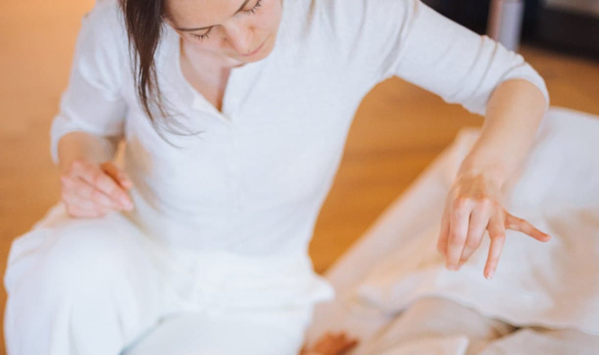 Reiki sessie bij Eluna Elements